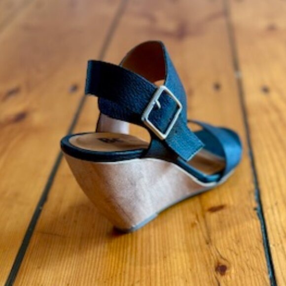 BC Heeled Black Leather Ankle Strap Sandals, Size 7 - Picture 4 of 9